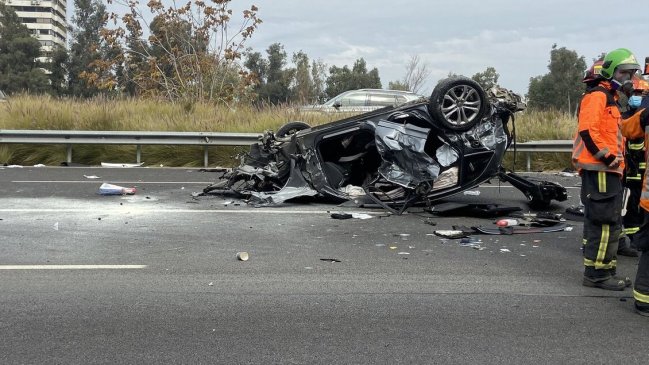 Colisión múltiple dejó dos lesionados en la Autopista Costanera Norte