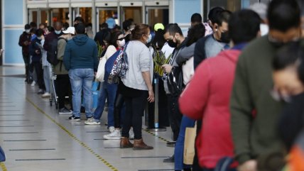  Largas filas y aglomeraciones se registran en el Mall Costanera Center  