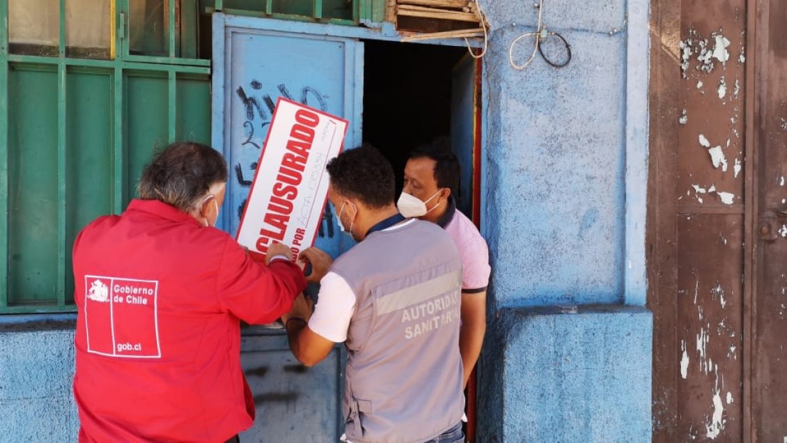 Antofagasta: Seremi de Salud clausuró una residencial clandestina e inmunda