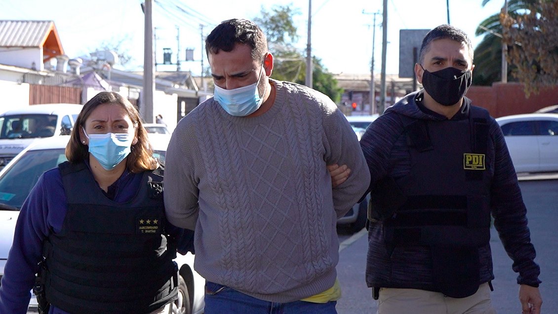 Fornido mecánico llevaba una doble vida como 