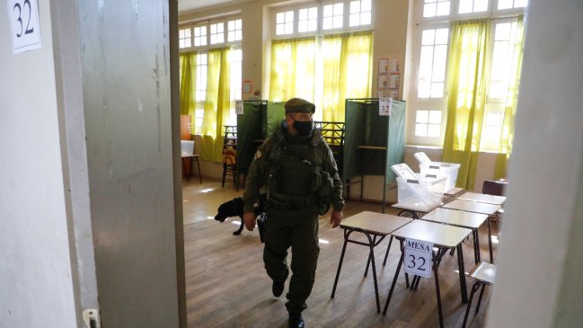 Mega elecciones: Más de 13 mil carabineros resguardarán los locales de votación