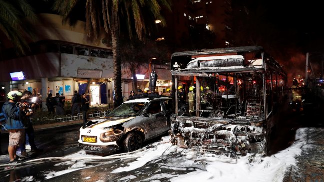 Conflicto sigue escalando: Israel bombardeó edificio en Gaza y Hamás lanza cohetes contra Tel Aviv