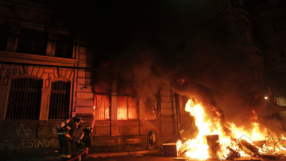Formalizarán a funcionario municipal por amenaza de incendio contra El Mercurio de Valparaíso