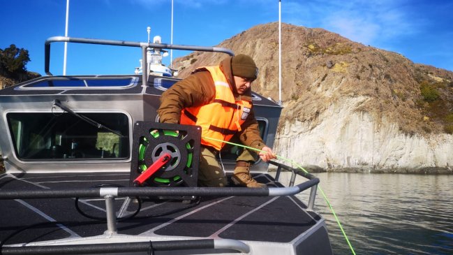 Continúa búsqueda de trabajador desaparecido tras en lago General Carrera