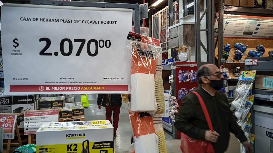 Precios en Argentina subieron un 4,1% en abril y el 46,3% interanual