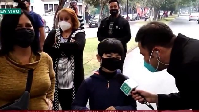 Niño que acompañó a su mamá a votar causó furor por inesperada proclama política