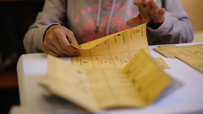 Fiscalía investiga caso de vocal de mesa que botó papeleta a la basura en Penco