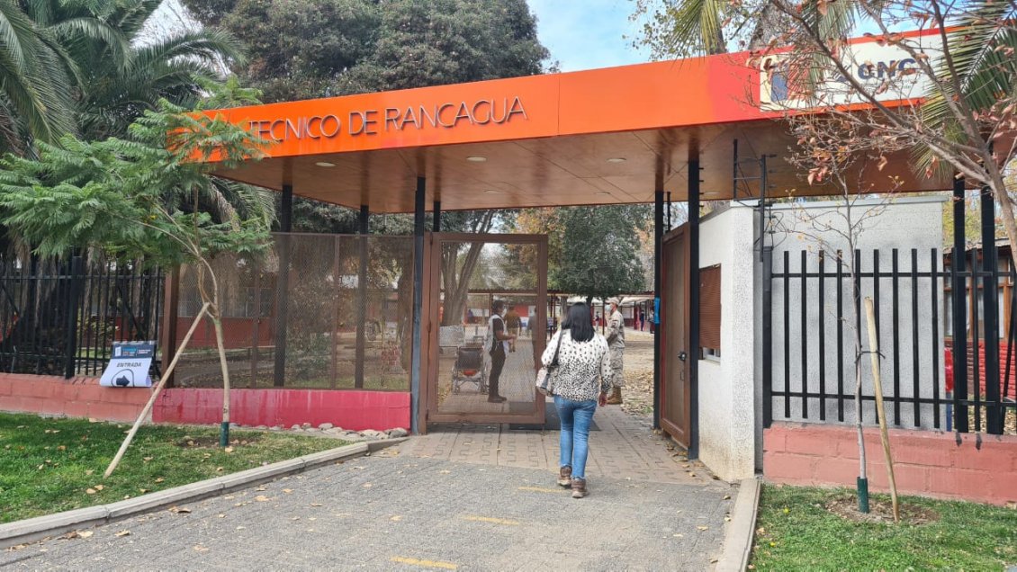 Presidente de mesa dio positivo a Covid-19 en colegio de Rancagua