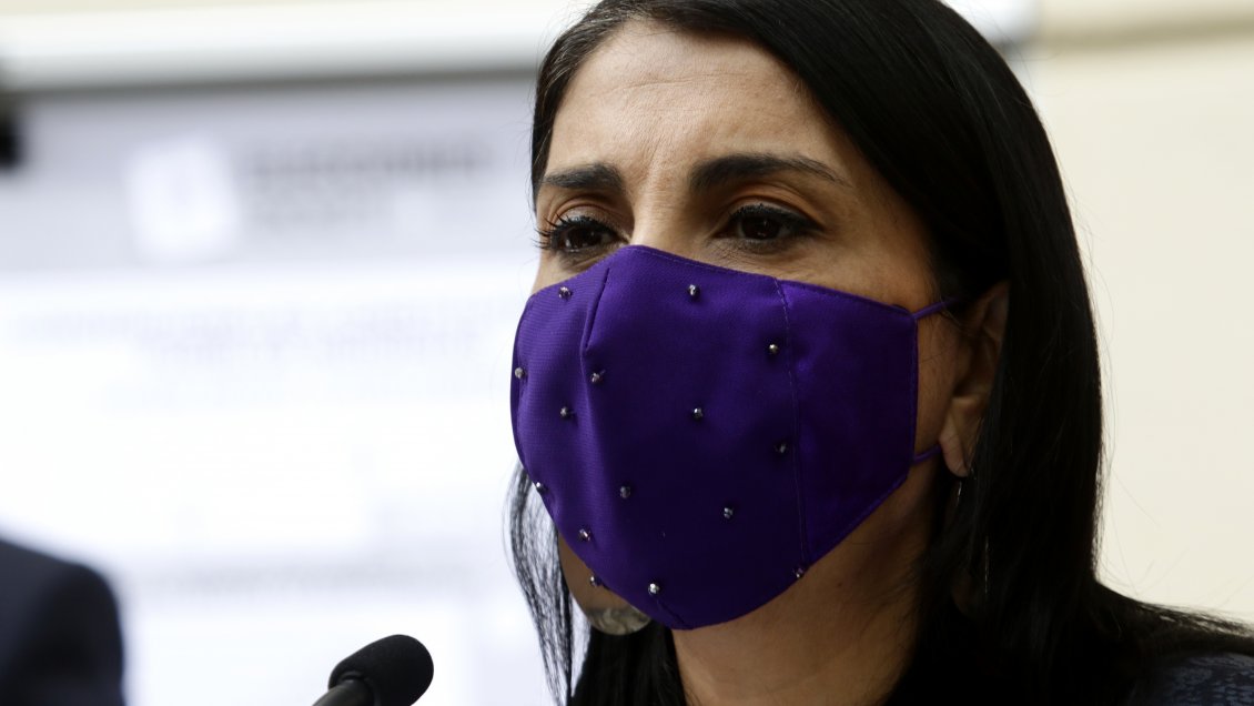 Ministra Rubilar inicia cuarentena por ser contacto estrecho de paciente Covid-19
