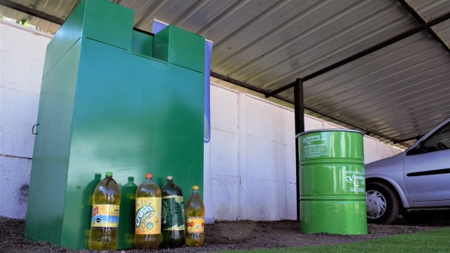 Instalan punto de reciclaje de aceite vegetal en Pichilemu