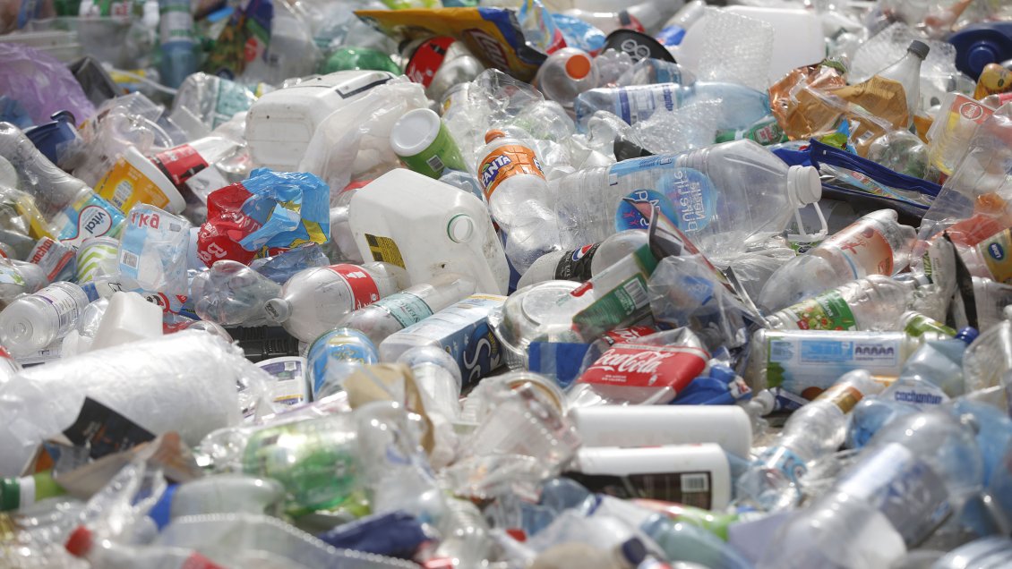 Senado despachó ley que limita el uso de plástico en la venta de alimentos