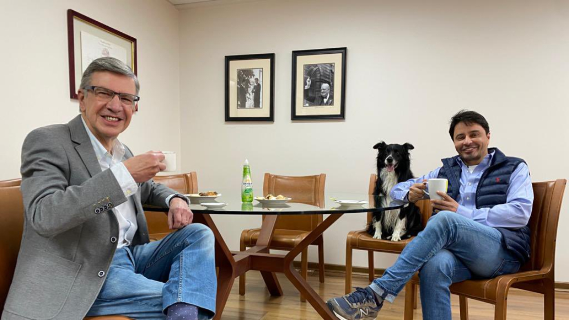 Carter, vocero de campaña de Lavín: No voy a avalar a un candidato que se llene de puros 