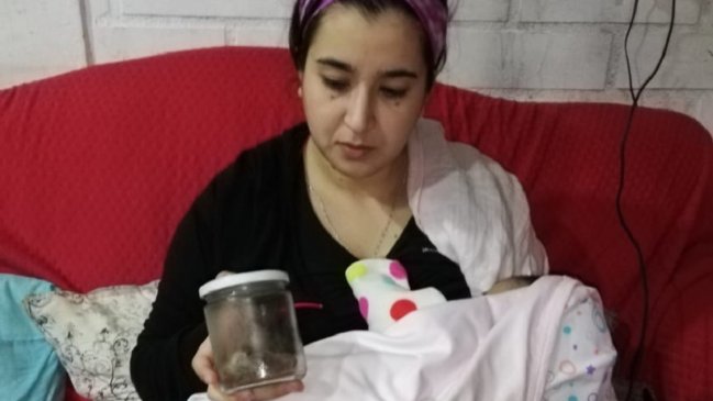 Mujer irá a la justicia por gasa dejada en su útero tras parto en Hospital de Talca