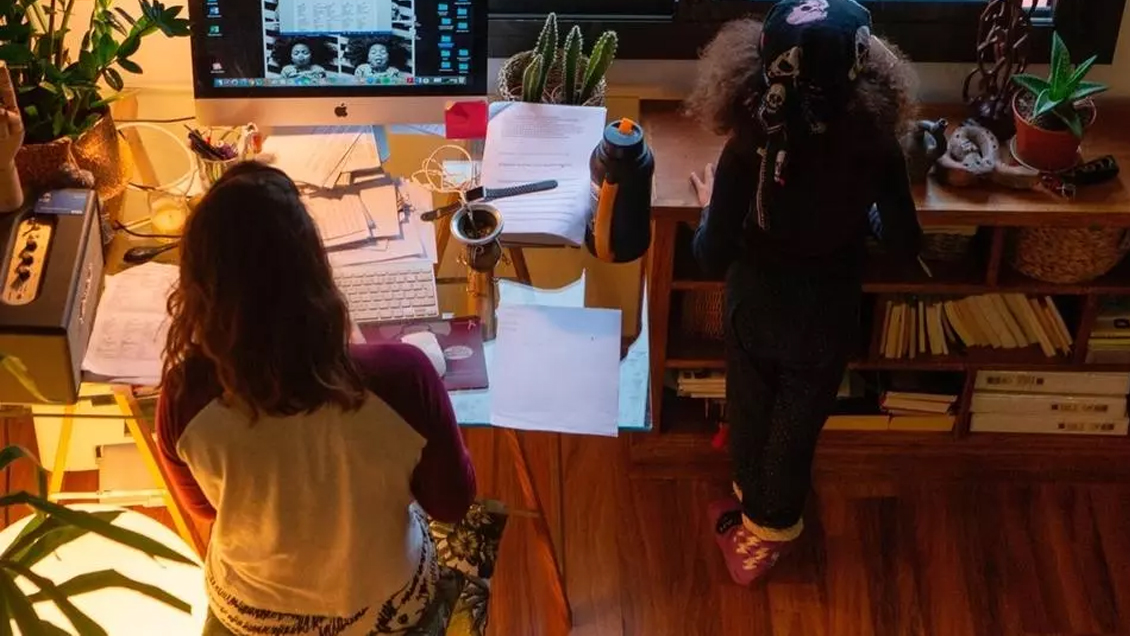Siete de cada 10 padres chilenos creen que sus hijos han aprendido menos con la educación remota