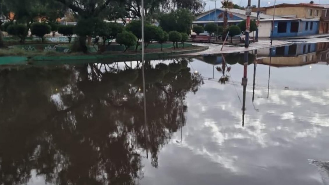 Cortes de caminos, anegamientos y damnificados deja sistema frontal en Antofagasta