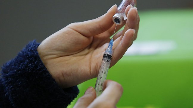 OMS aprobó uso de emergencia de la vacuna Sinovac, la de mayor presencia en Chile