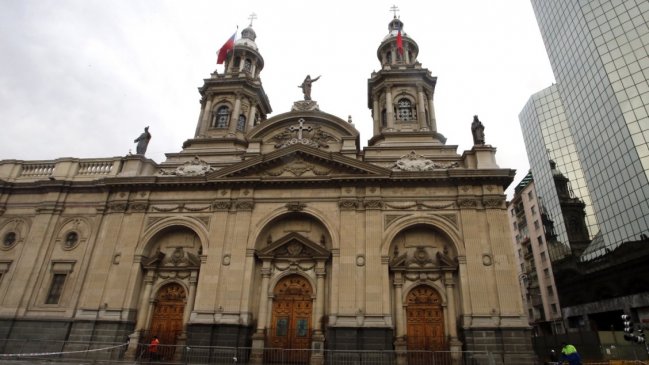  Iglesia Católica tras anuncio de Piñera: El matrimonio es sólo entre un varón y una mujer  