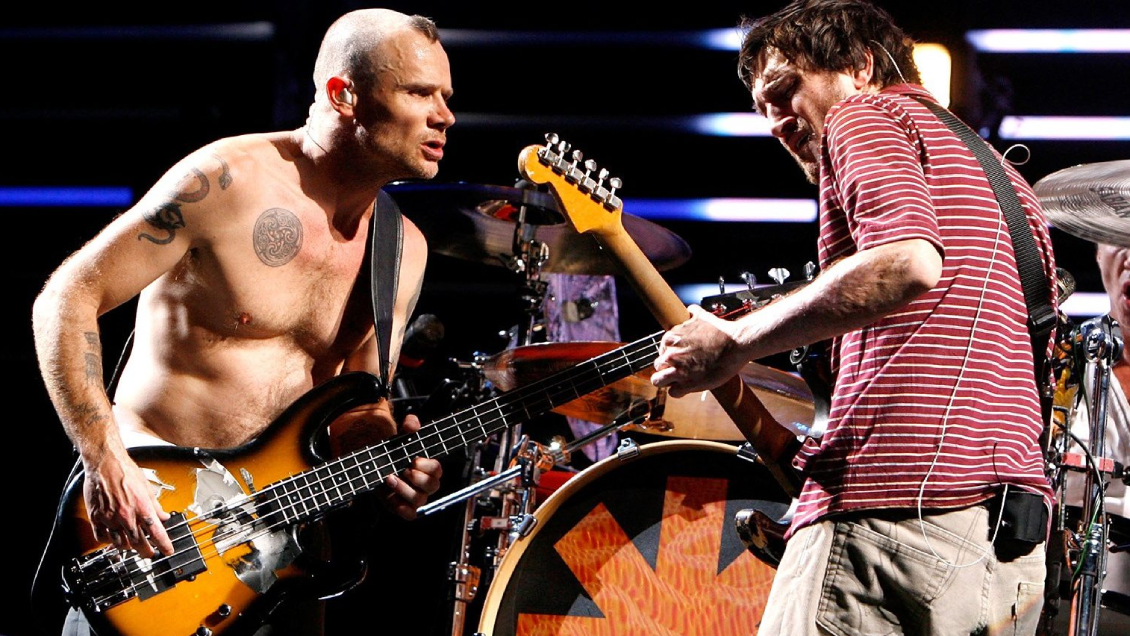 Video] John Frusciante y Flea de Red Hot Chili Peppers estrenan canción -  Cooperativa.cl