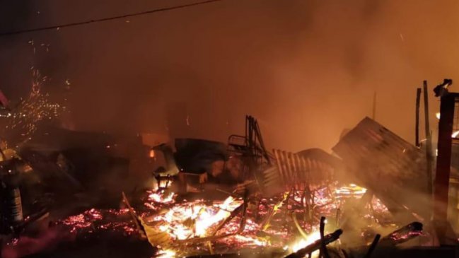 Al menos cuatro casas dañadas dejó incendio en Antofagasta