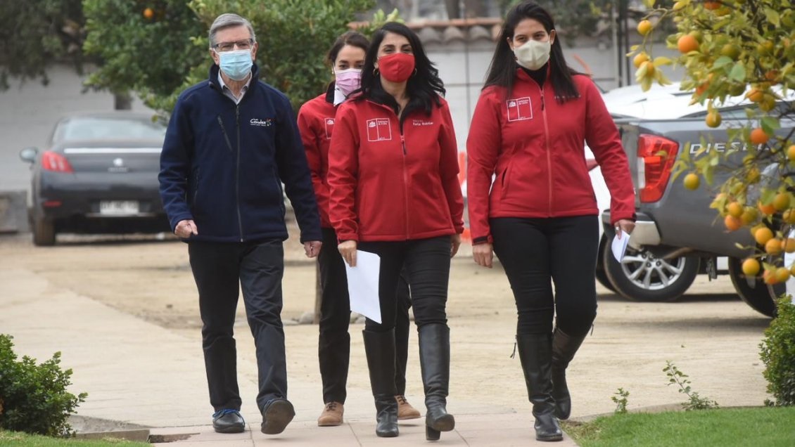 Ministra Rubilar dio inicio a inscripción para IFE Universal acompañada por Joaquín Lavín