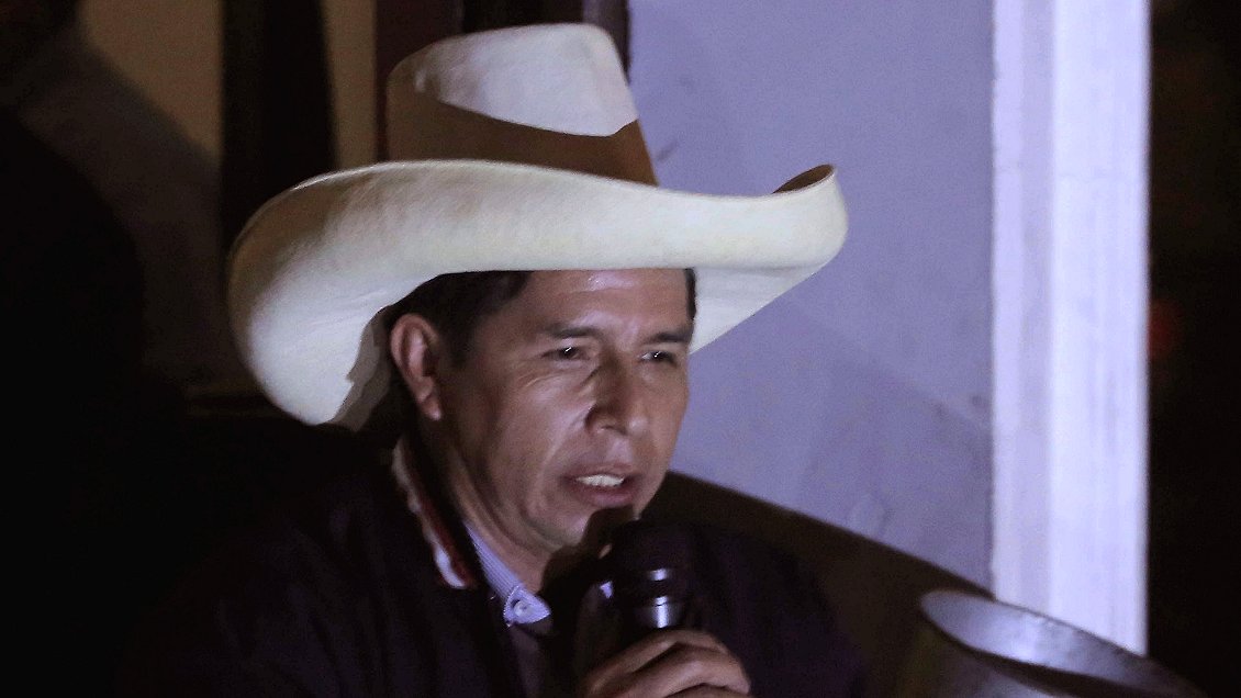 Con el 98,4% escrutado, Pedro Castillo aventaja a Keiko Fujimori en casi 69 mil votos