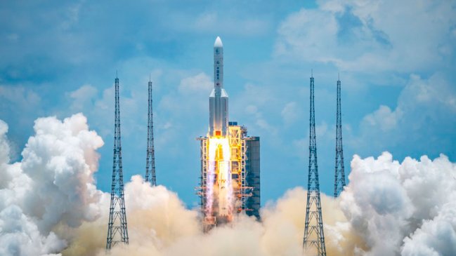 China prueba nuevo sistema de paracaídas para cohetes propulsores