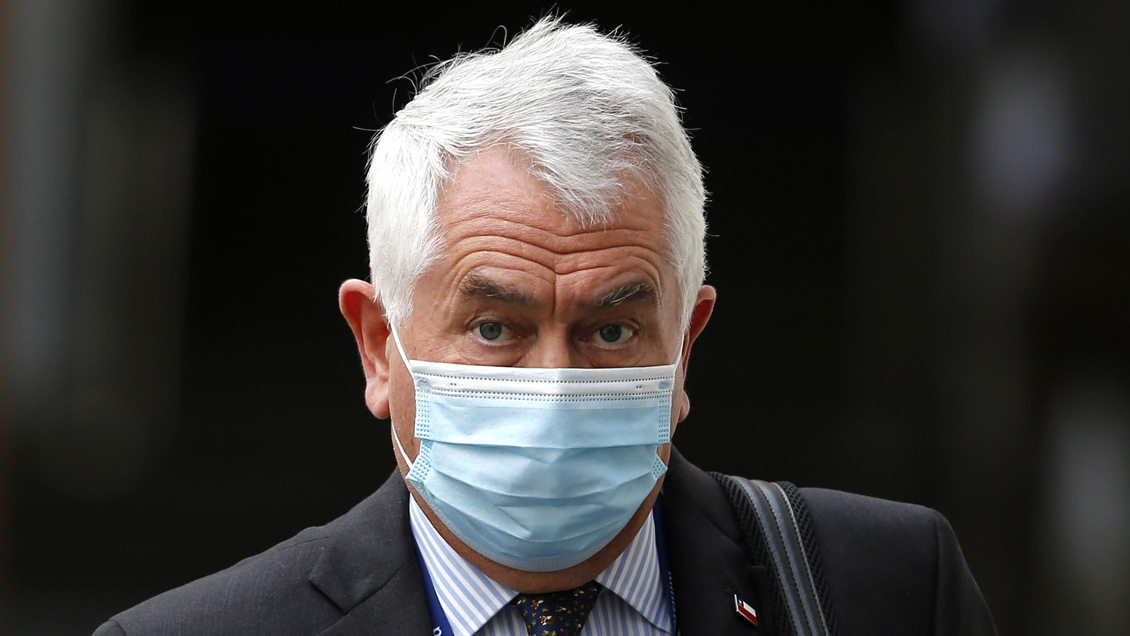 Paris tras polémicas declaraciones: No me refería a todo el equipo de salud, pero pido disculpas