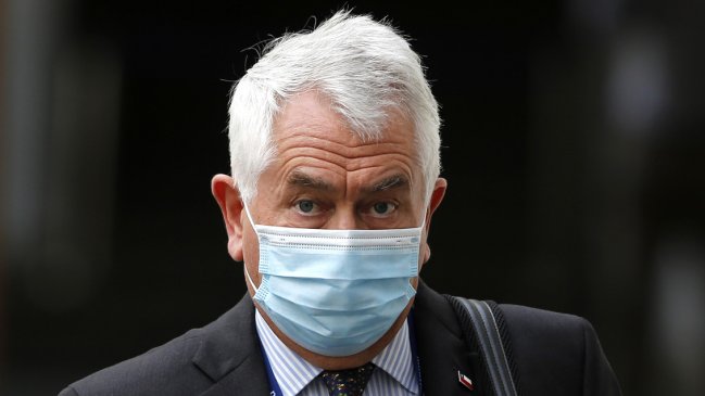 Paris tras polémicas declaraciones: No me refería a todo el equipo de salud, pero pido disculpas