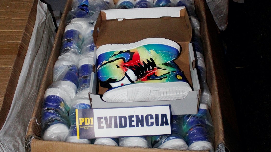 Seis mil pares de zapatillas falsificadas fueron decomisados en La Serena