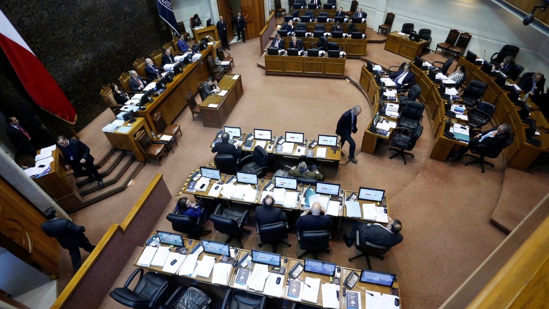 Senado aprobó feriado del lunes y todo quedó en manos de la Cámara Baja