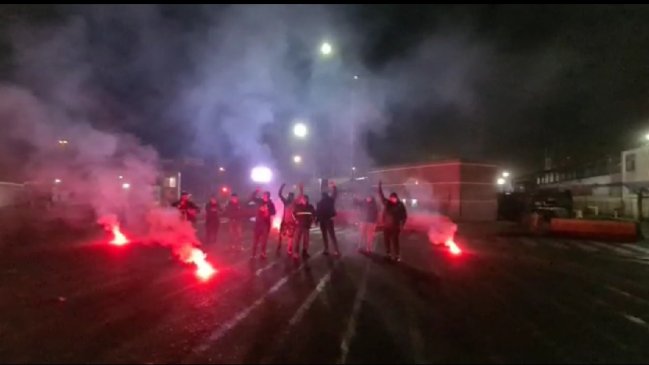 Trabajadores bloquean acceso a la concesionaria del puerto de Iquique
