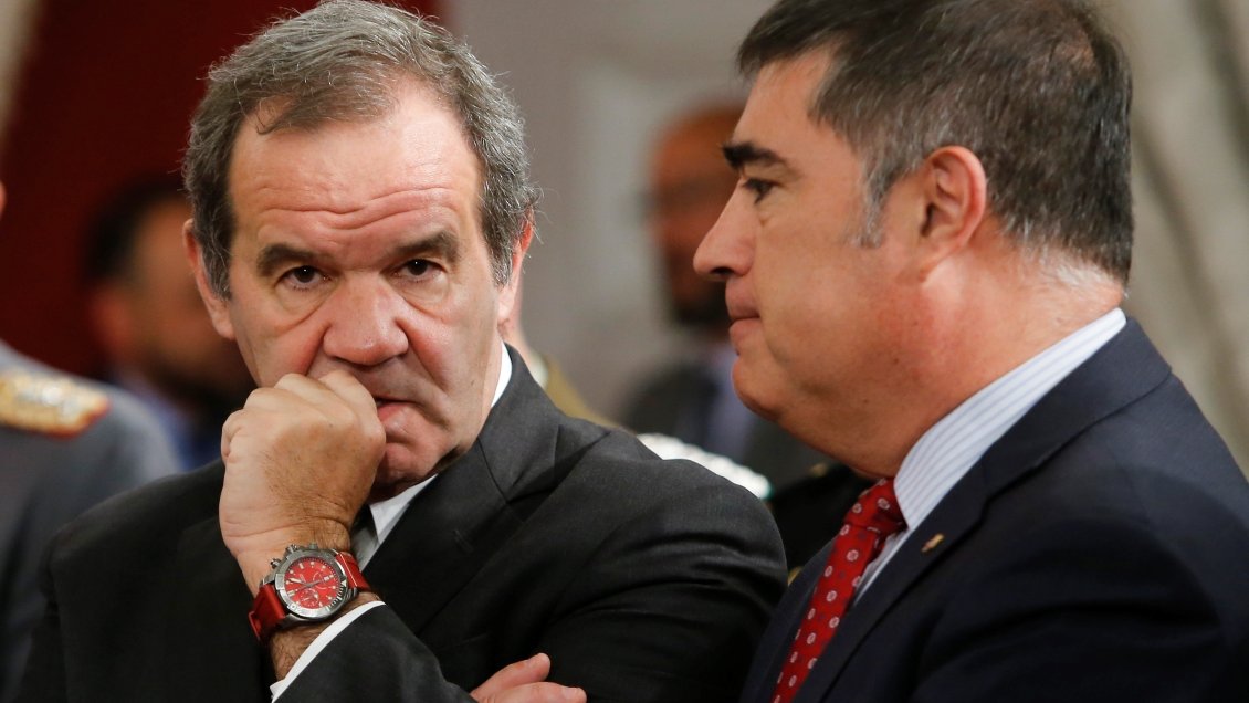 Desbordes acusa a Allamand de operar contra él desde Cancillería y 