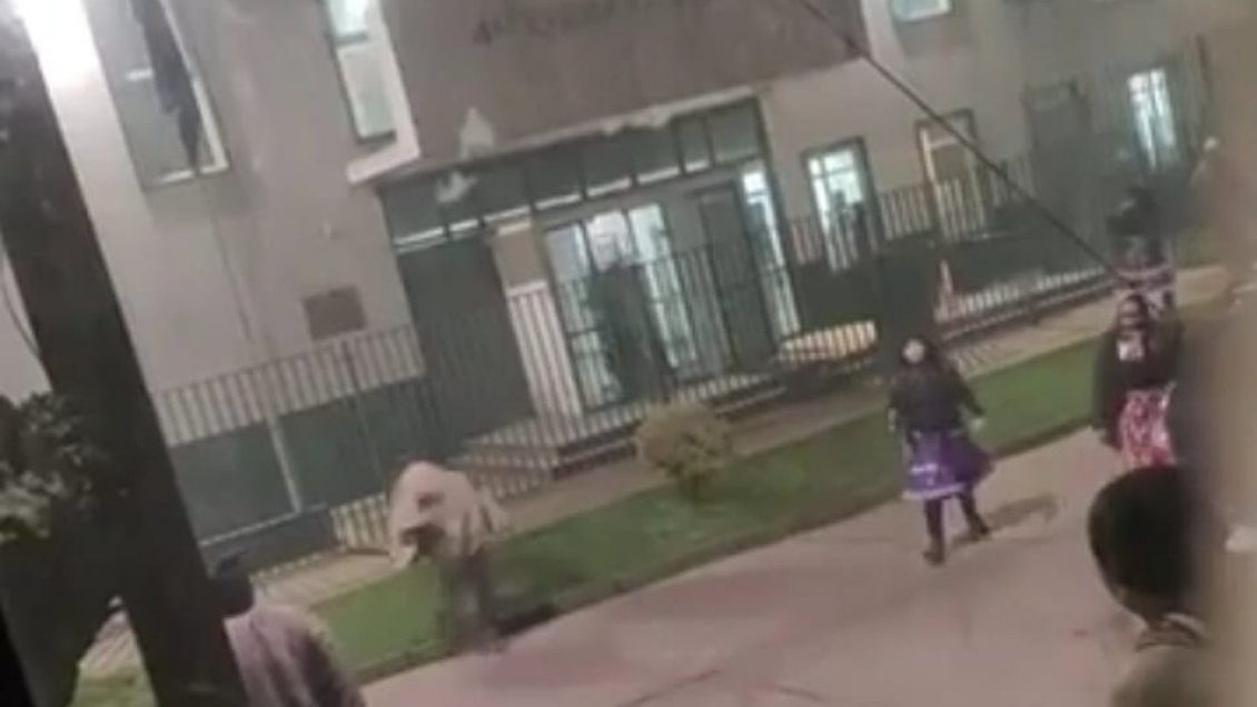 Desconocidos atacaron la Comisaría de Carabineros de Victoria