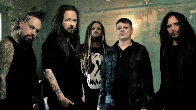 Músico fundador de Korn abandona el grupo debido a 