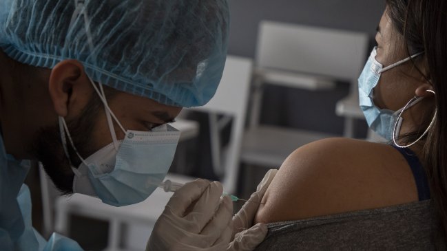 China pide acceso equitativo mundial a vacunas contra Covid-19