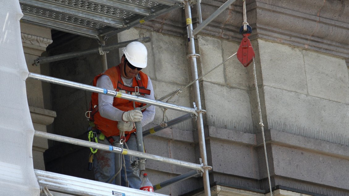 Diputados proponen acortar la semana laboral en Chile