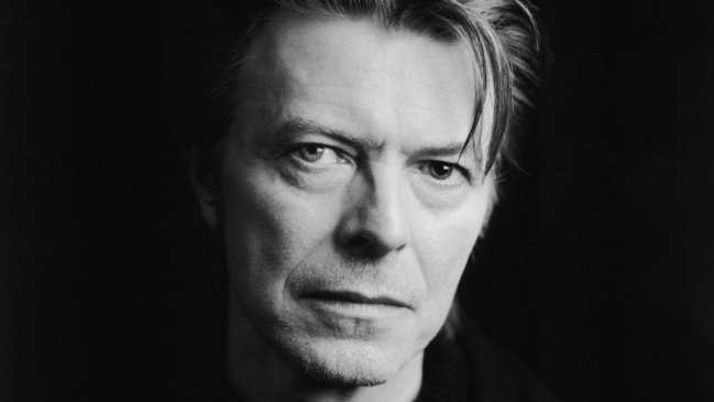 Cuadro de David Bowie encontrado en vertedero fue subastado en 45 mil dólares