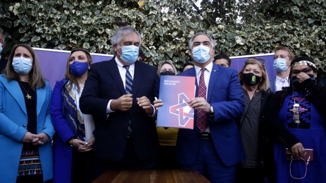 Chahuán asumió liderazgo de RN y anunció libertad para apoyos presidenciales