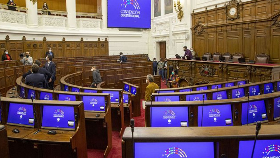 Gobierno: Ausencia de acompañantes de convencionales es por el aforo en pandemia