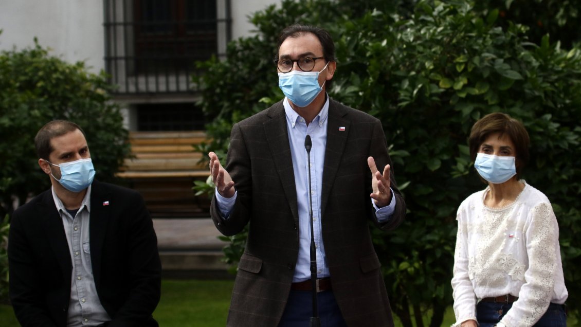 Gobierno prepara propuesta para el regreso a los colegios con 