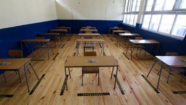 Alcalde de Curicó descartó clases presenciales durante fase de preparación