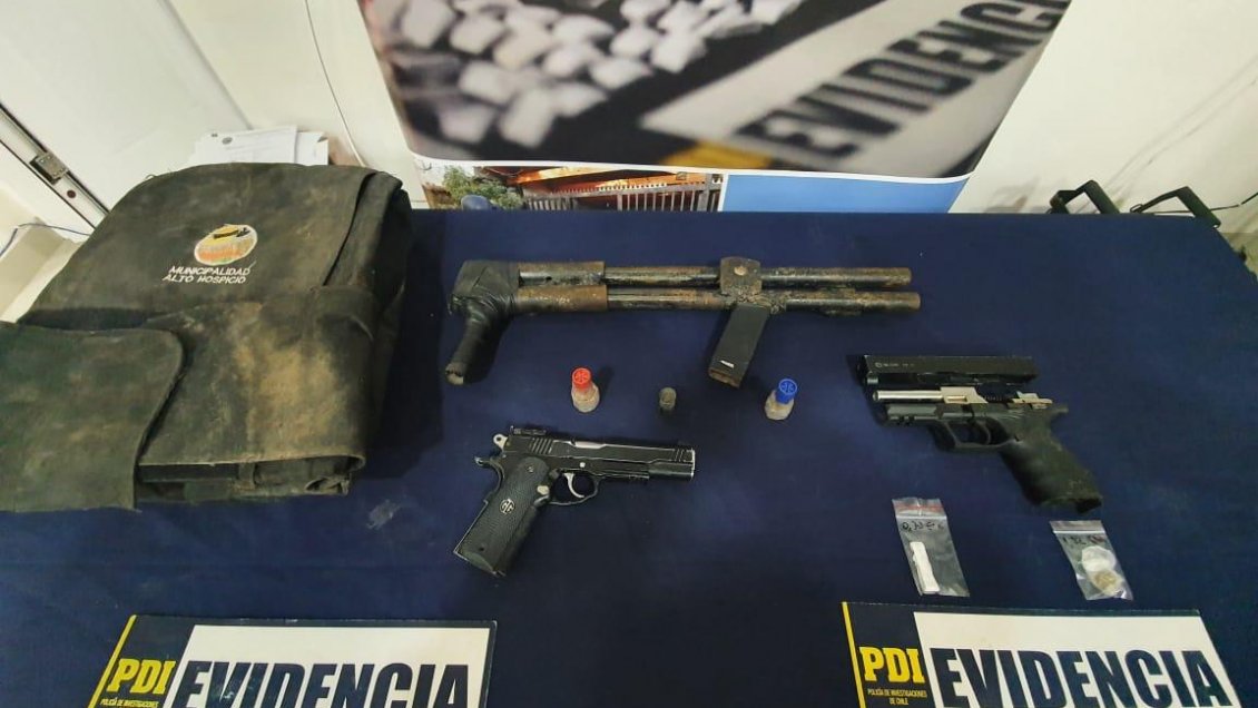 Alto Hospicio: PDI detuvo a dos microtraficantes en sector La Pampa