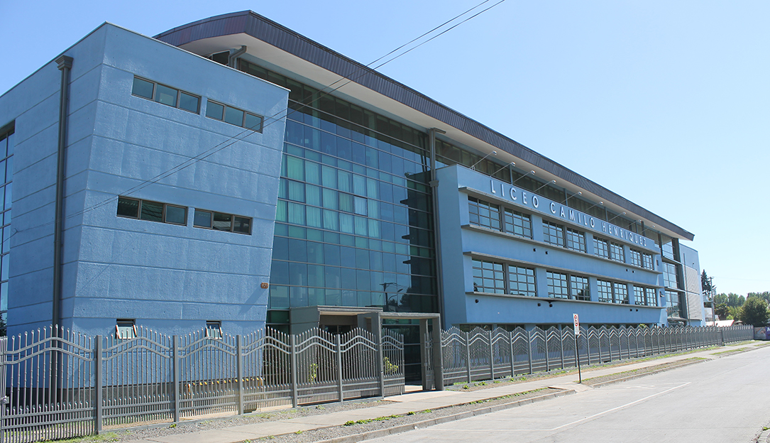 Sin solución sigue huelga en el Liceo Camilo Henríquez de Temuco, que afecta a 3.000 alumnos