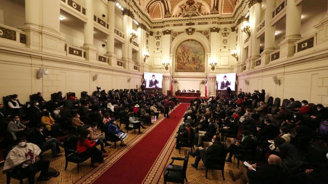Fallas en la Convención: Senado se desmarca y fustiga a 
