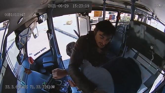 Gremio anticipa acciones legales por golpiza a conductor de micro en Valparaíso