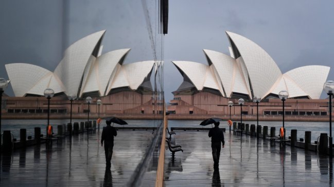 Australia registró su primer muerto por Covid en tres meses y cerró estados preventivamente