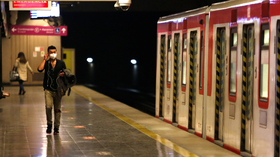 Metro será gratuito, pero el Transantiago no: El plan del transporte para las primarias