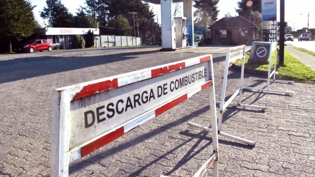 Negativa de camioneros para entrar a La Araucanía genera desabastecimiento de combustible