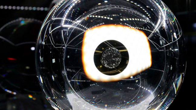 China inicia programas de estudio de muestras lunares