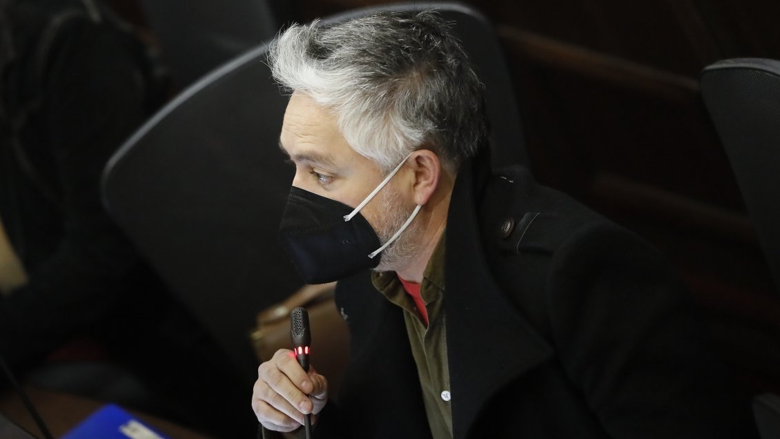 Baradit se disculpó por 